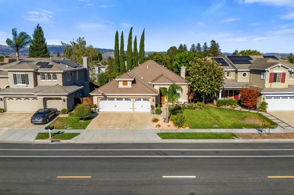 9520 Rancho Hills Drive Gilroy, CA 95020