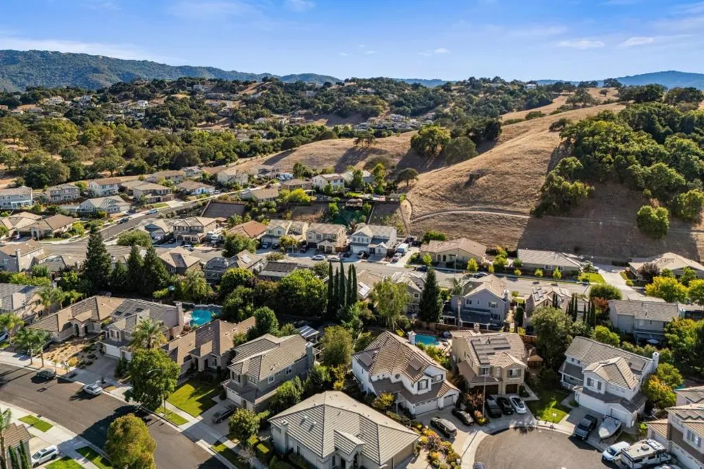 9520 Rancho Hills Drive Gilroy, CA 95020