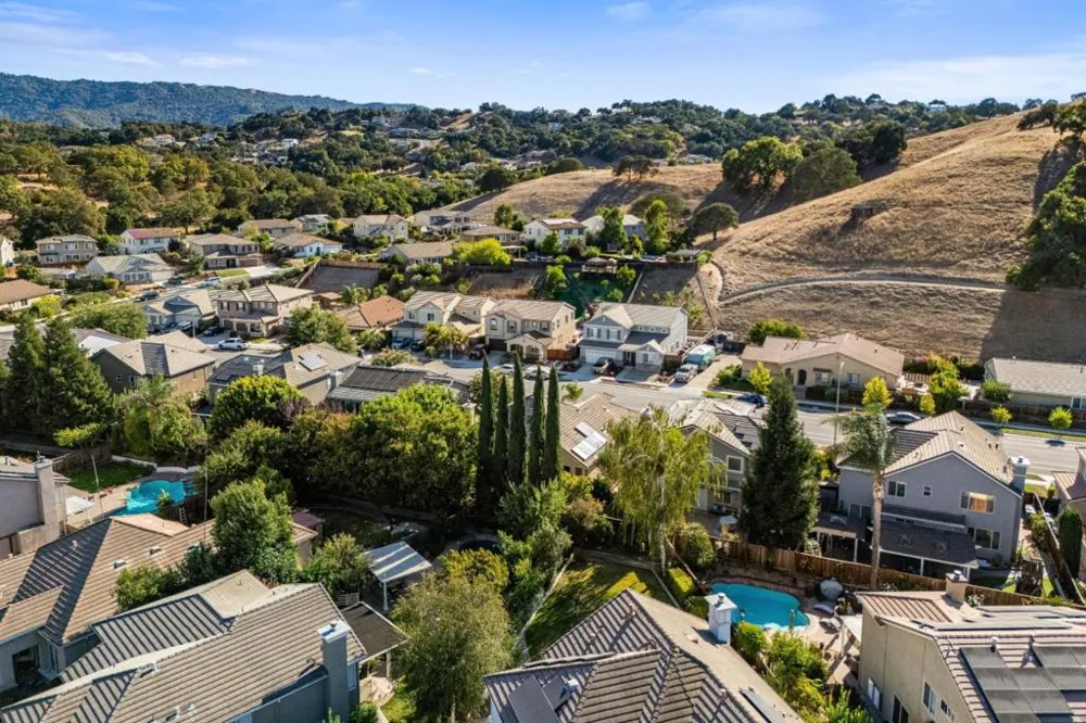 9520 Rancho Hills Drive Gilroy, CA 95020