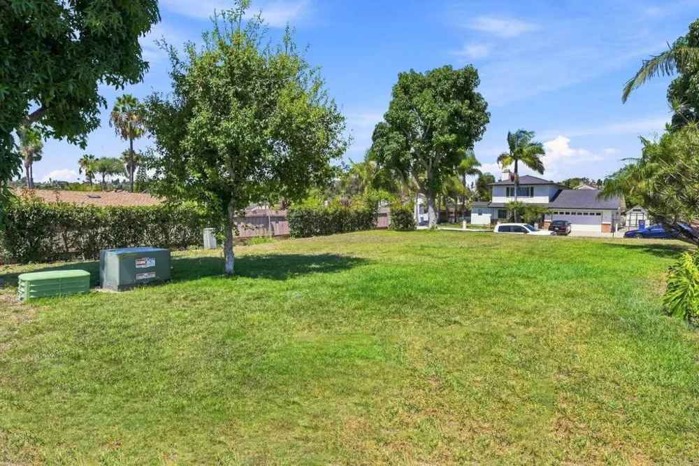 320 Grapevine Rd #102 Vista, CA 92083
