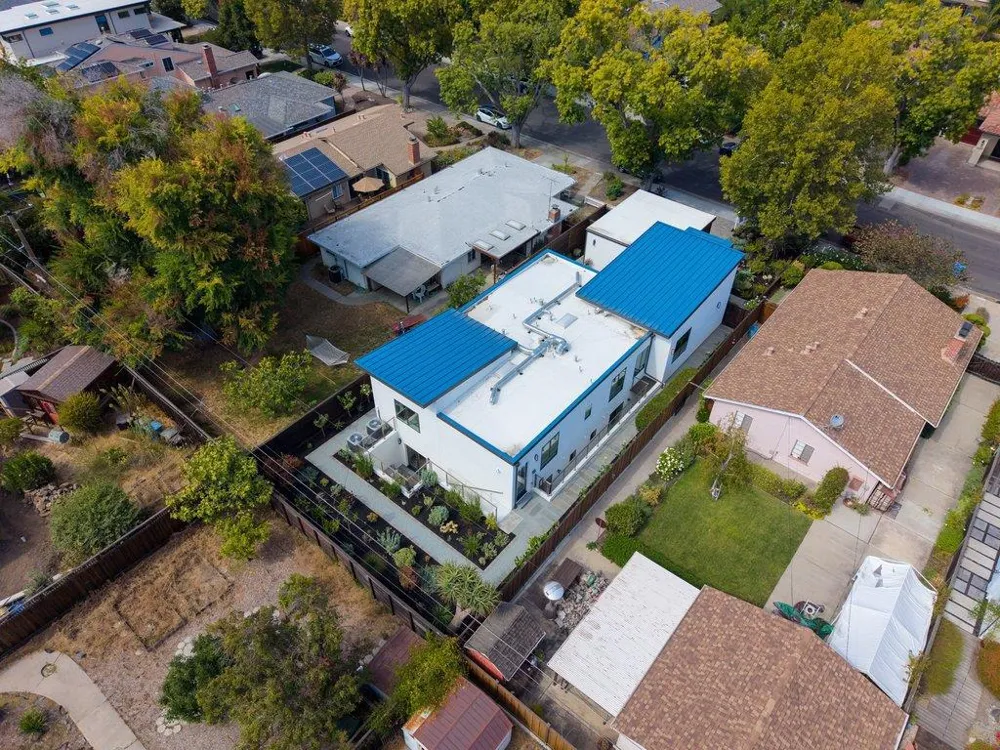 3080 South Court Palo Alto, CA 94306