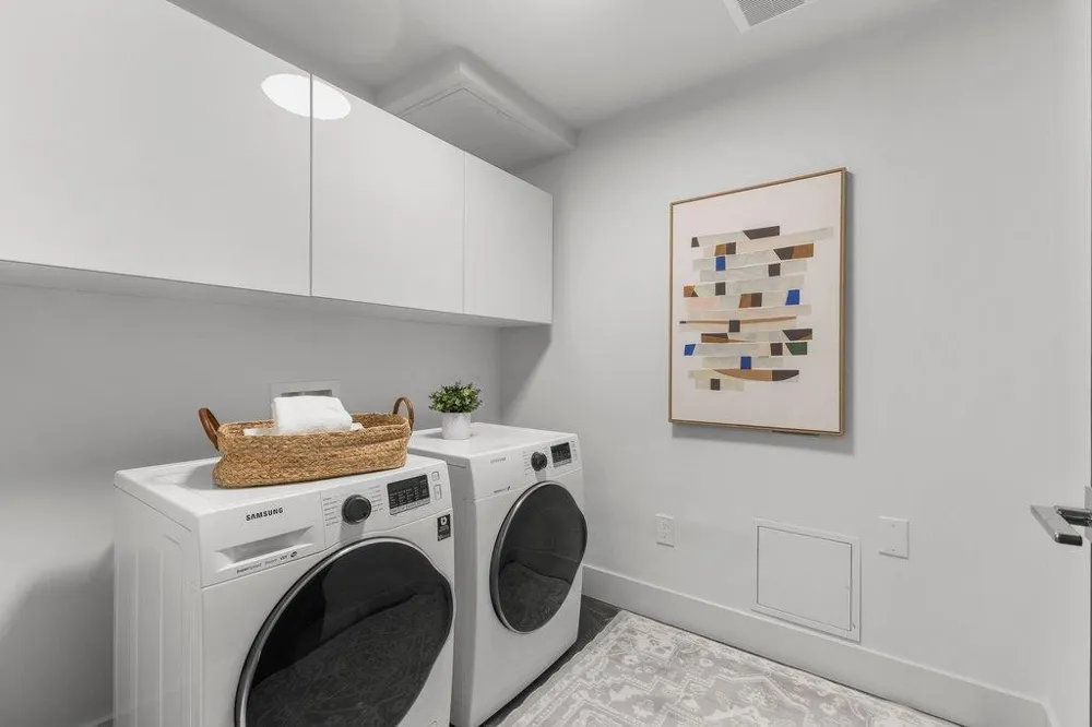 3080 South Court Palo Alto, CA 94306
