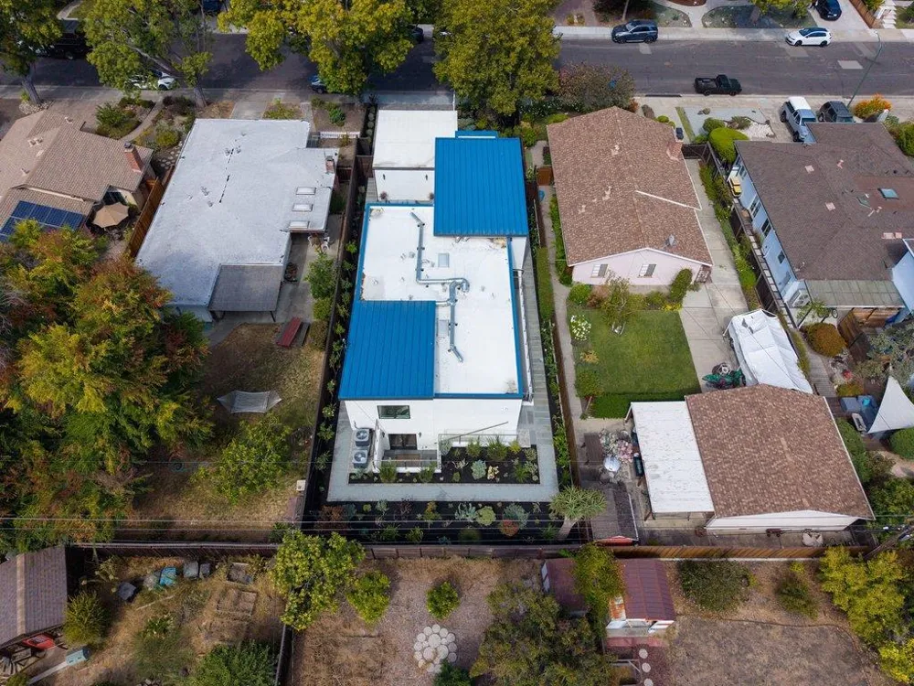 3080 South Court Palo Alto, CA 94306