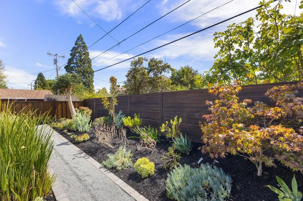 3080 South Court Palo Alto, CA 94306