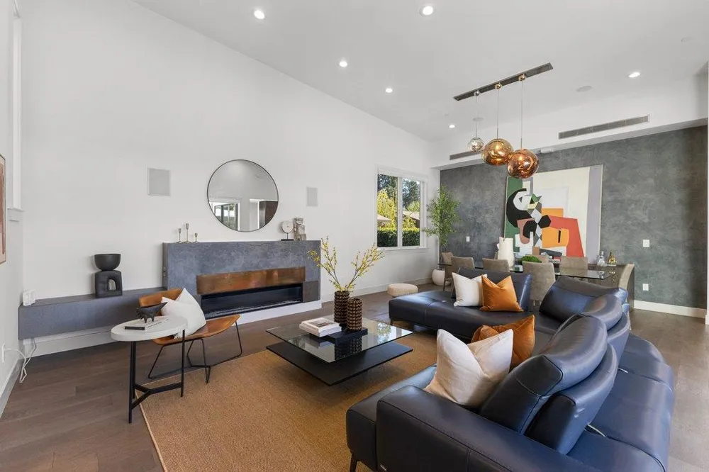 3080 South Court Palo Alto, CA 94306