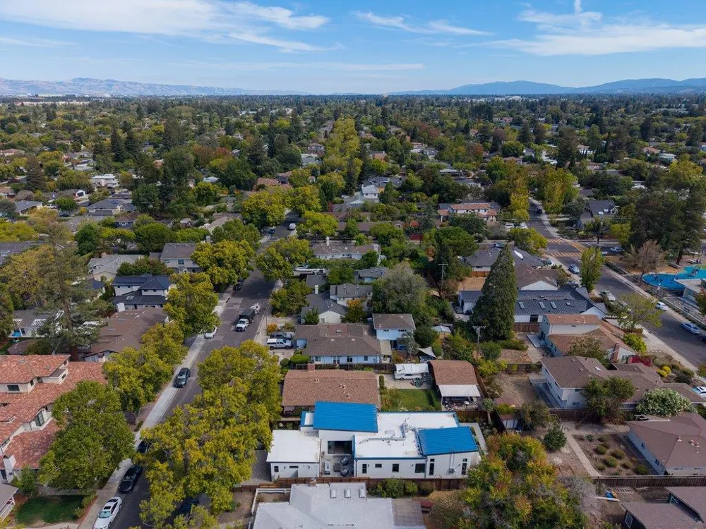 3080 South Court Palo Alto, CA 94306