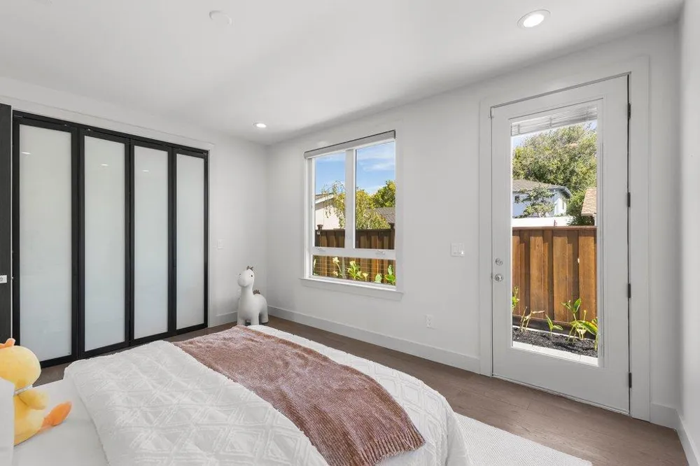3080 South Court Palo Alto, CA 94306