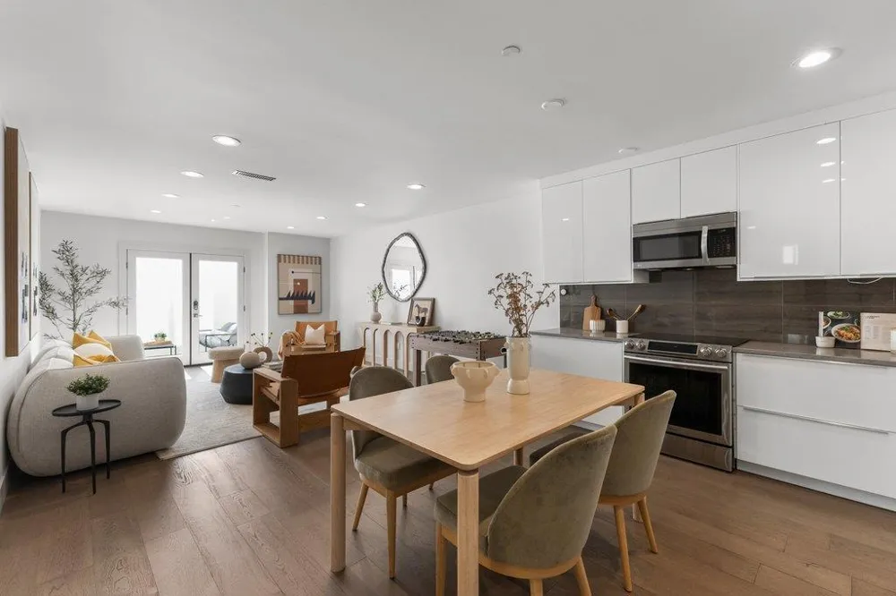 3080 South Court Palo Alto, CA 94306