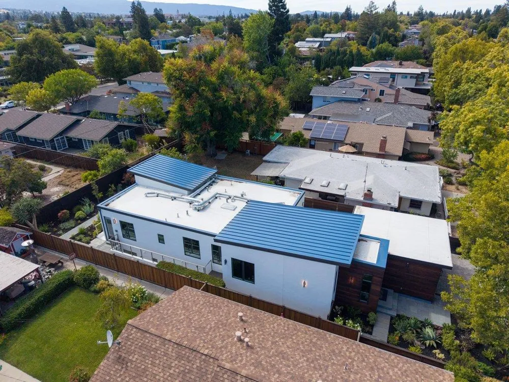 3080 South Court Palo Alto, CA 94306