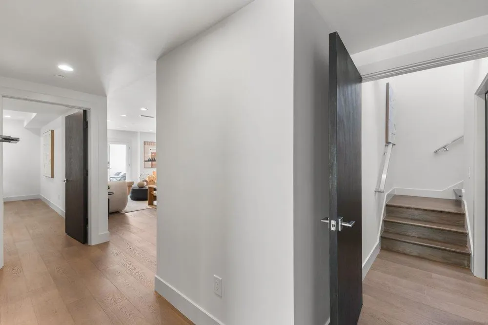 3080 South Court Palo Alto, CA 94306