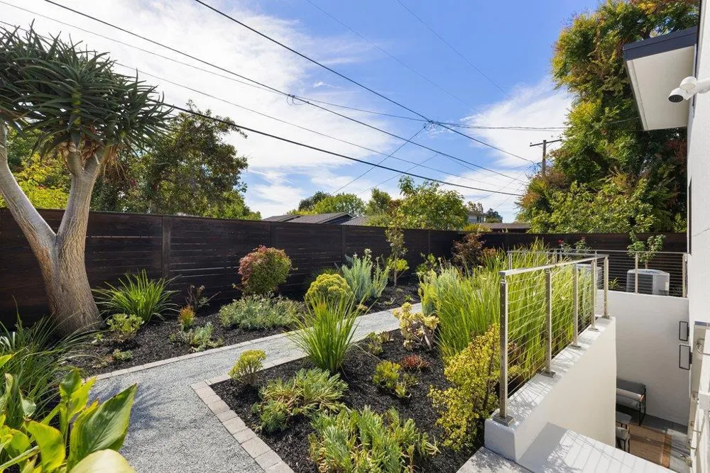 3080 South Court Palo Alto, CA 94306