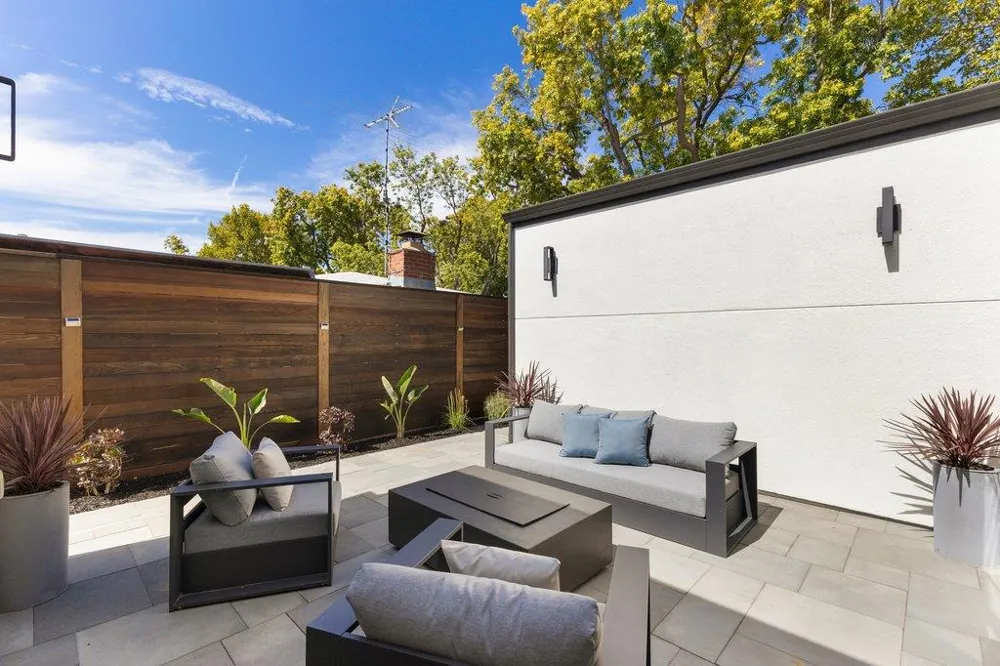 3080 South Court Palo Alto, CA 94306