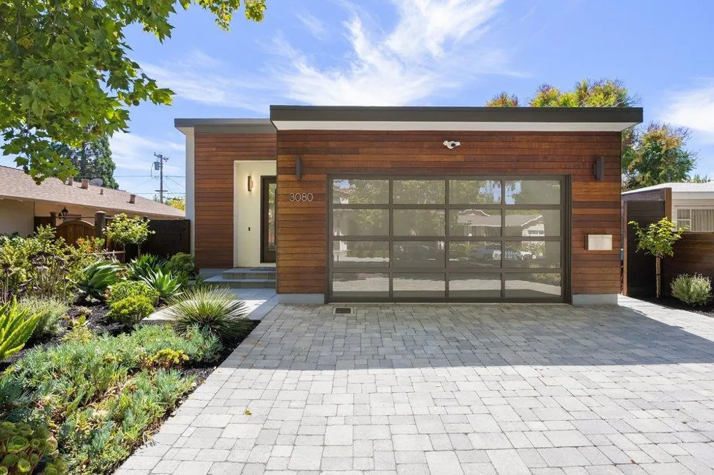 3080 South Court Palo Alto, CA 94306
