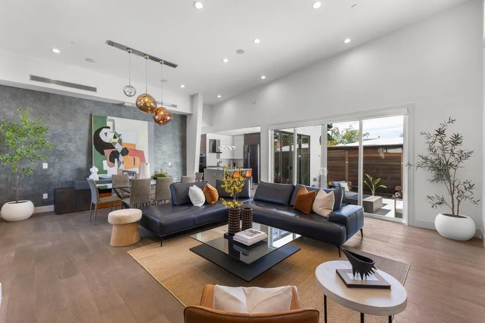 3080 South Court Palo Alto, CA 94306