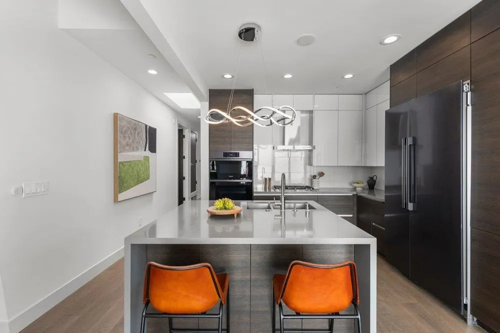 3080 South Court Palo Alto, CA 94306
