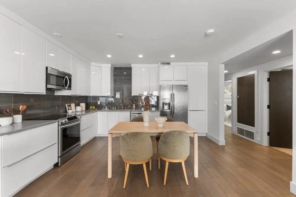 3080 South Court Palo Alto, CA 94306