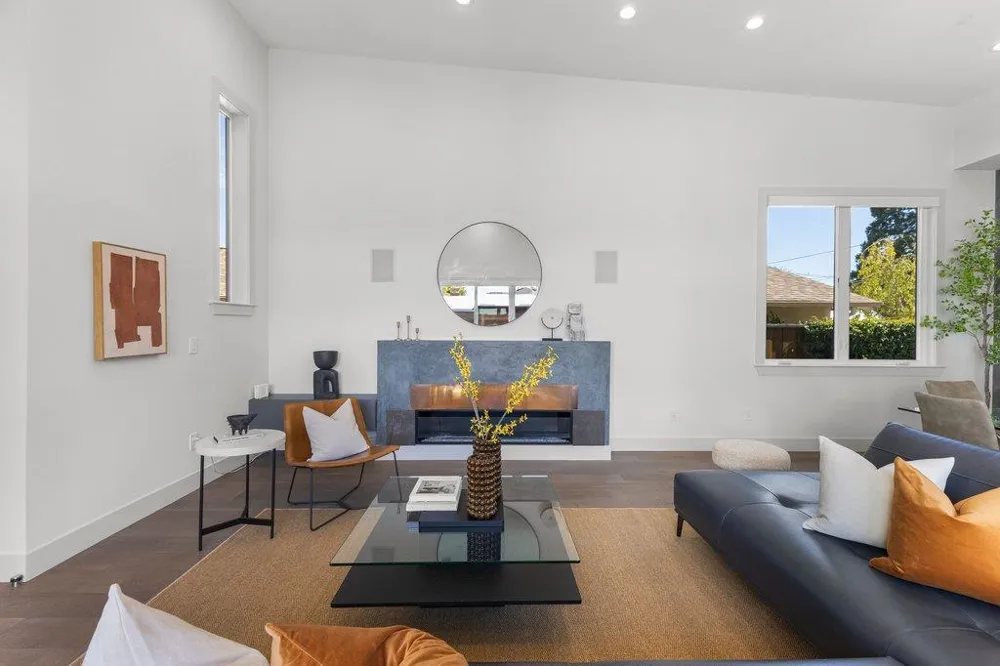 3080 South Court Palo Alto, CA 94306