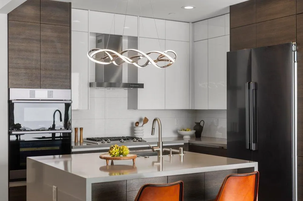 3080 South Court Palo Alto, CA 94306