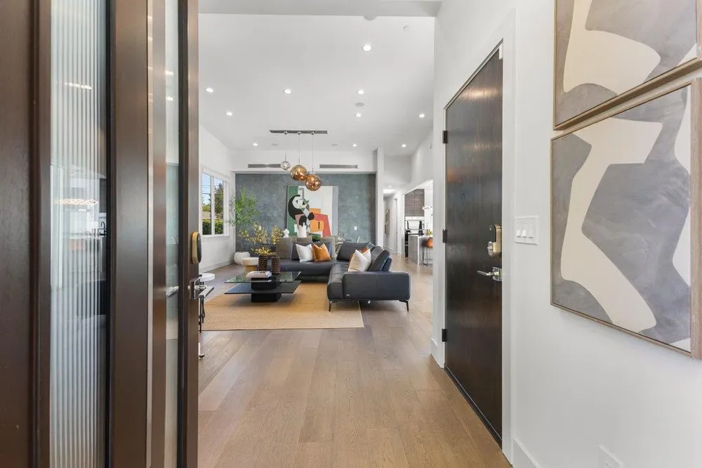 3080 South Court Palo Alto, CA 94306