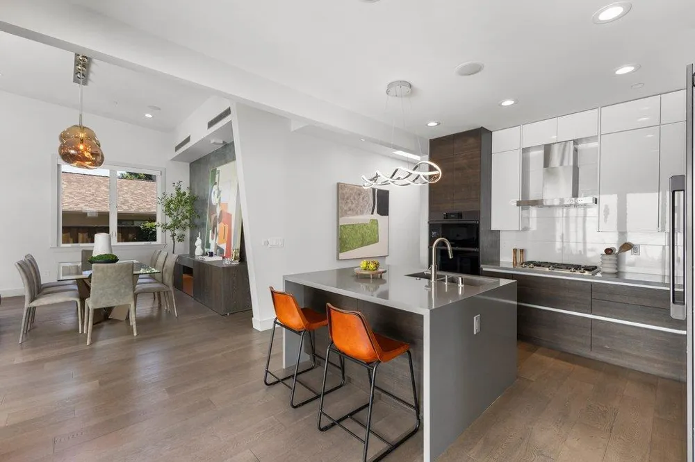 3080 South Court Palo Alto, CA 94306