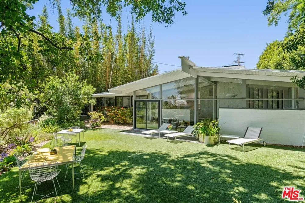 810 Bramble Way Los Angeles, CA 90049