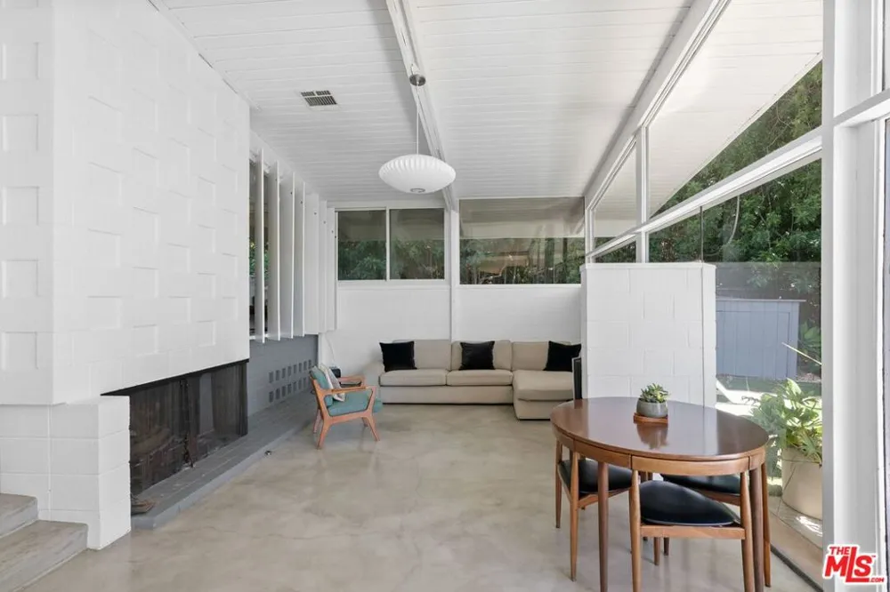 810 Bramble Way Los Angeles, CA 90049