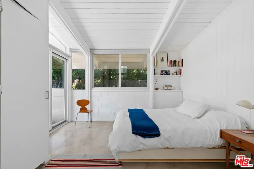 810 Bramble Way Los Angeles, CA 90049