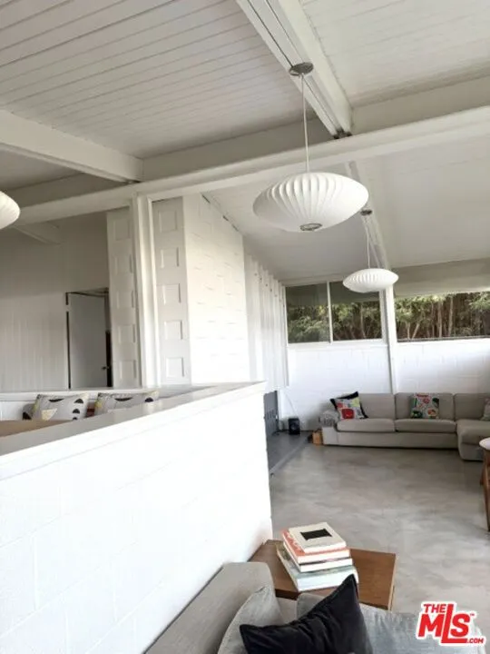 810 Bramble Way Los Angeles, CA 90049