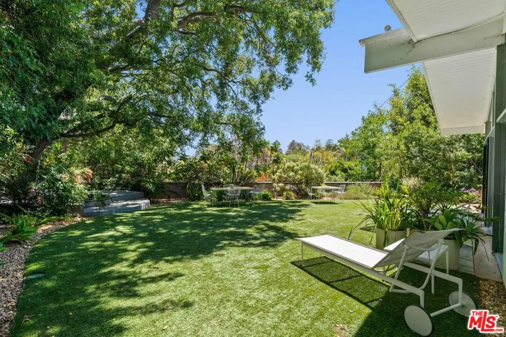 810 Bramble Way Los Angeles, CA 90049
