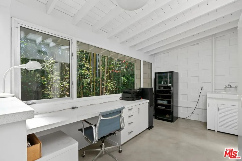 810 Bramble Way Los Angeles, CA 90049