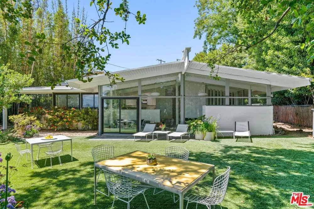 810 Bramble Way Los Angeles, CA 90049