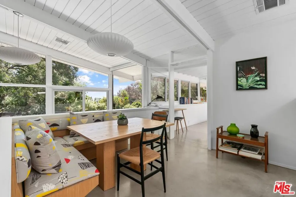 810 Bramble Way Los Angeles, CA 90049