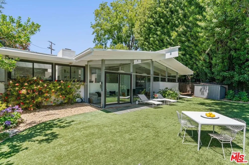 810 Bramble Way Los Angeles, CA 90049