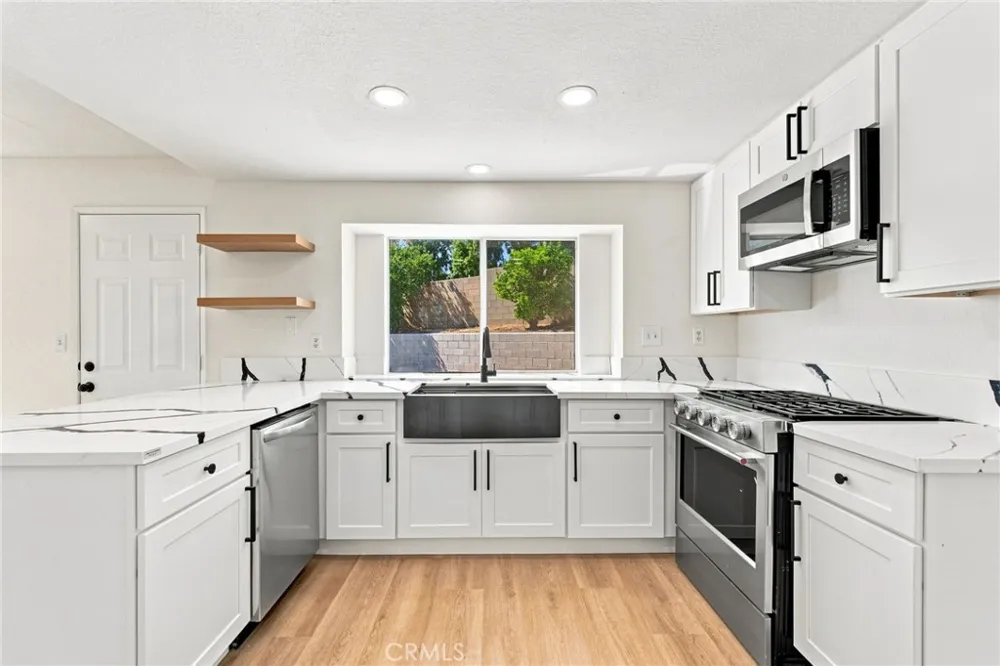 12006 Overland Court Fontana, CA 92337