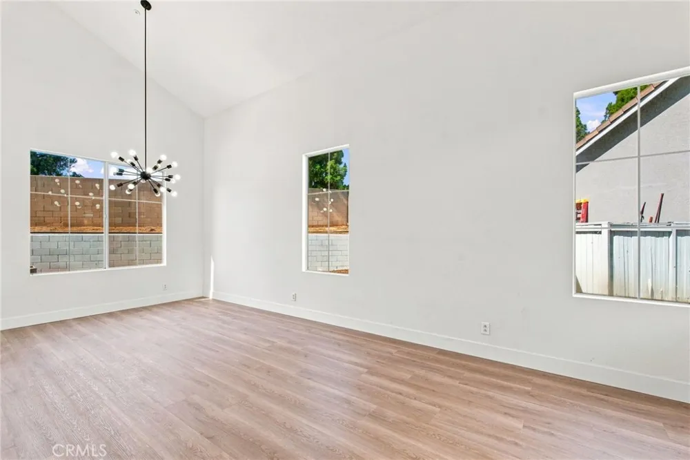 12006 Overland Court Fontana, CA 92337
