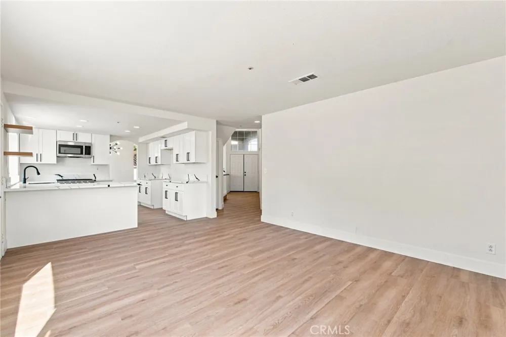 12006 Overland Court Fontana, CA 92337