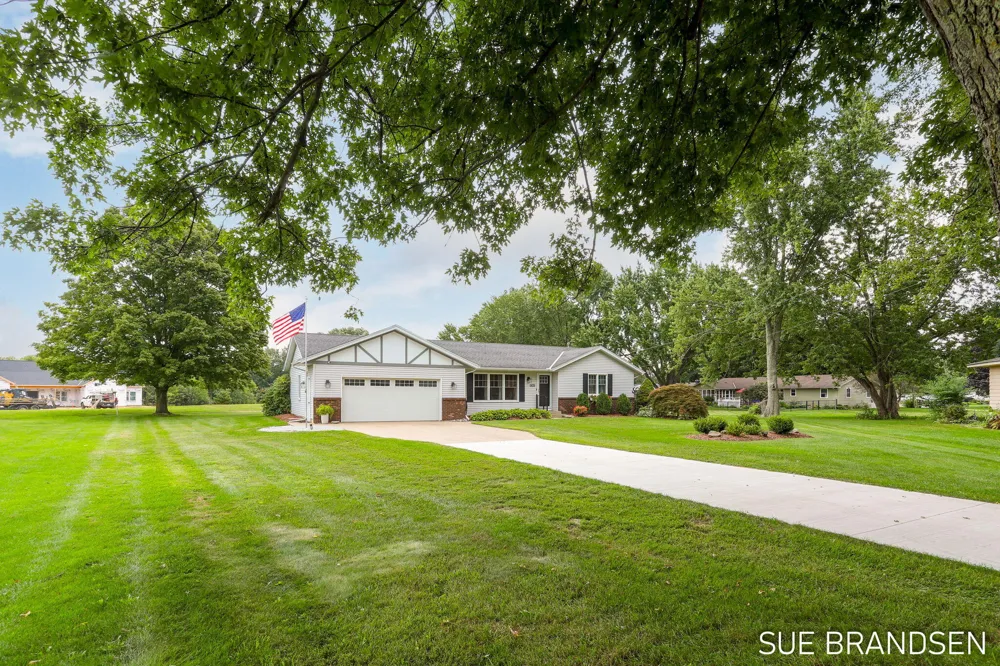 3633 Holiday Drive Hamilton, MI 49419