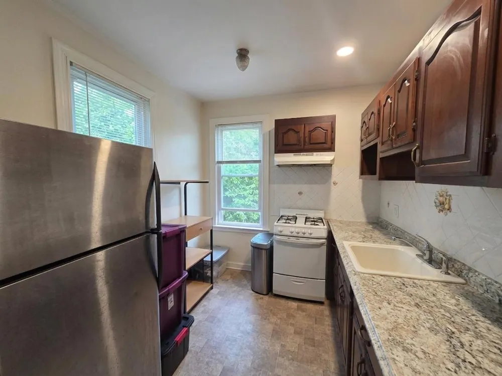 505 HOBOKEN RD Carlstadt, NJ 07072