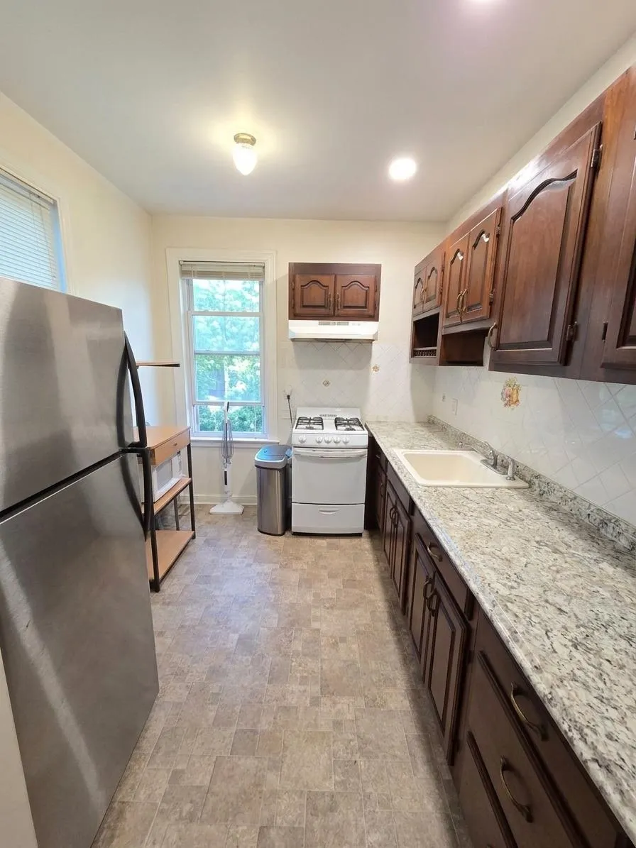 505 HOBOKEN RD Carlstadt, NJ 07072