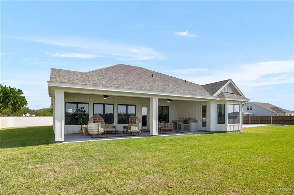 1565 E Silos Avenue Edinburg, TX 78542