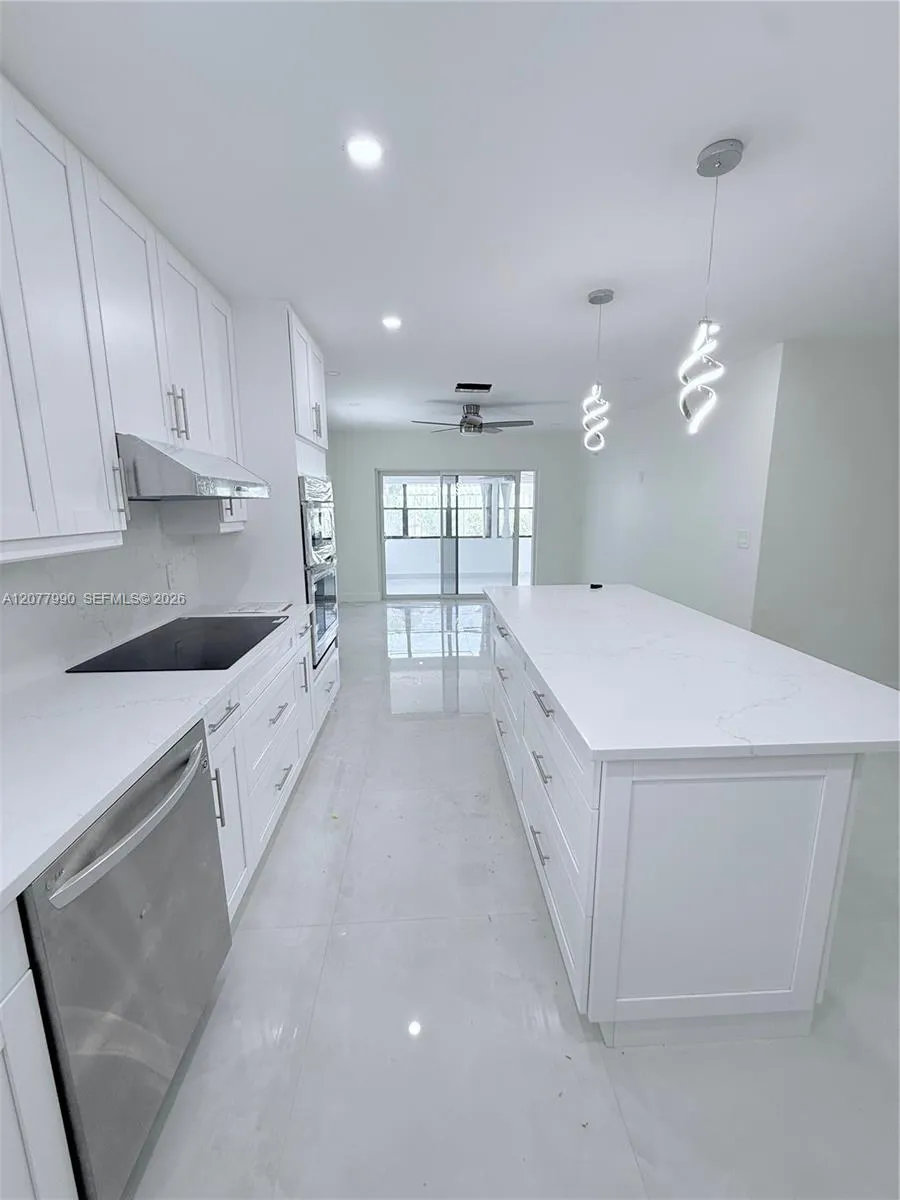 1721 NE 48th Ct Fort Lauderdale, FL 33334