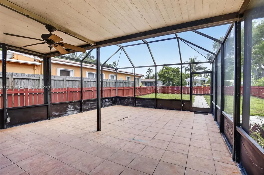1527 Jackson St Hollywood, FL 33020