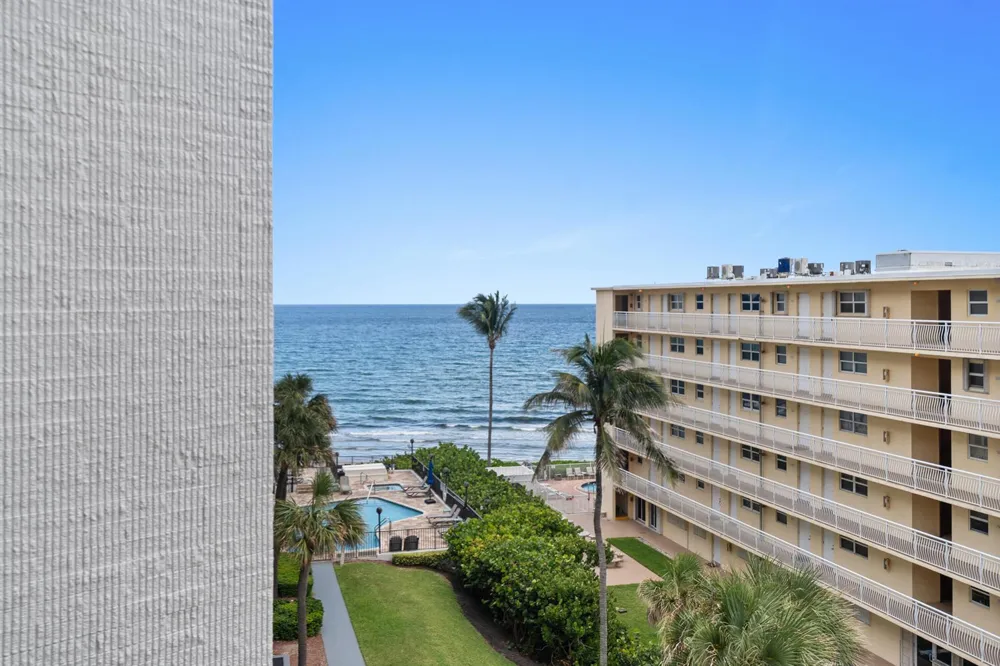 1167 HILLSBORO MILE #509 Hillsboro Beach, FL 33062