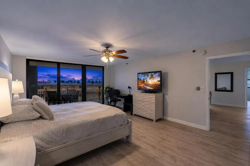 1167 HILLSBORO MILE #509 Hillsboro Beach, FL 33062