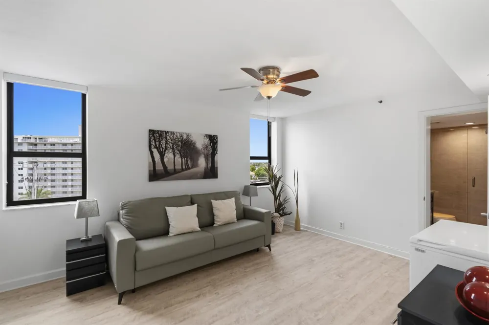 1167 HILLSBORO MILE #509 Hillsboro Beach, FL 33062
