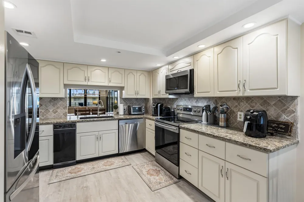 1167 HILLSBORO MILE #509 Hillsboro Beach, FL 33062