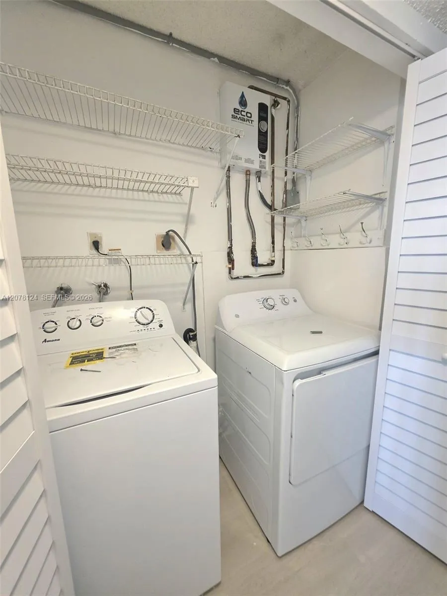 20105 NE 3rd Ct #6 Miami, FL 33179