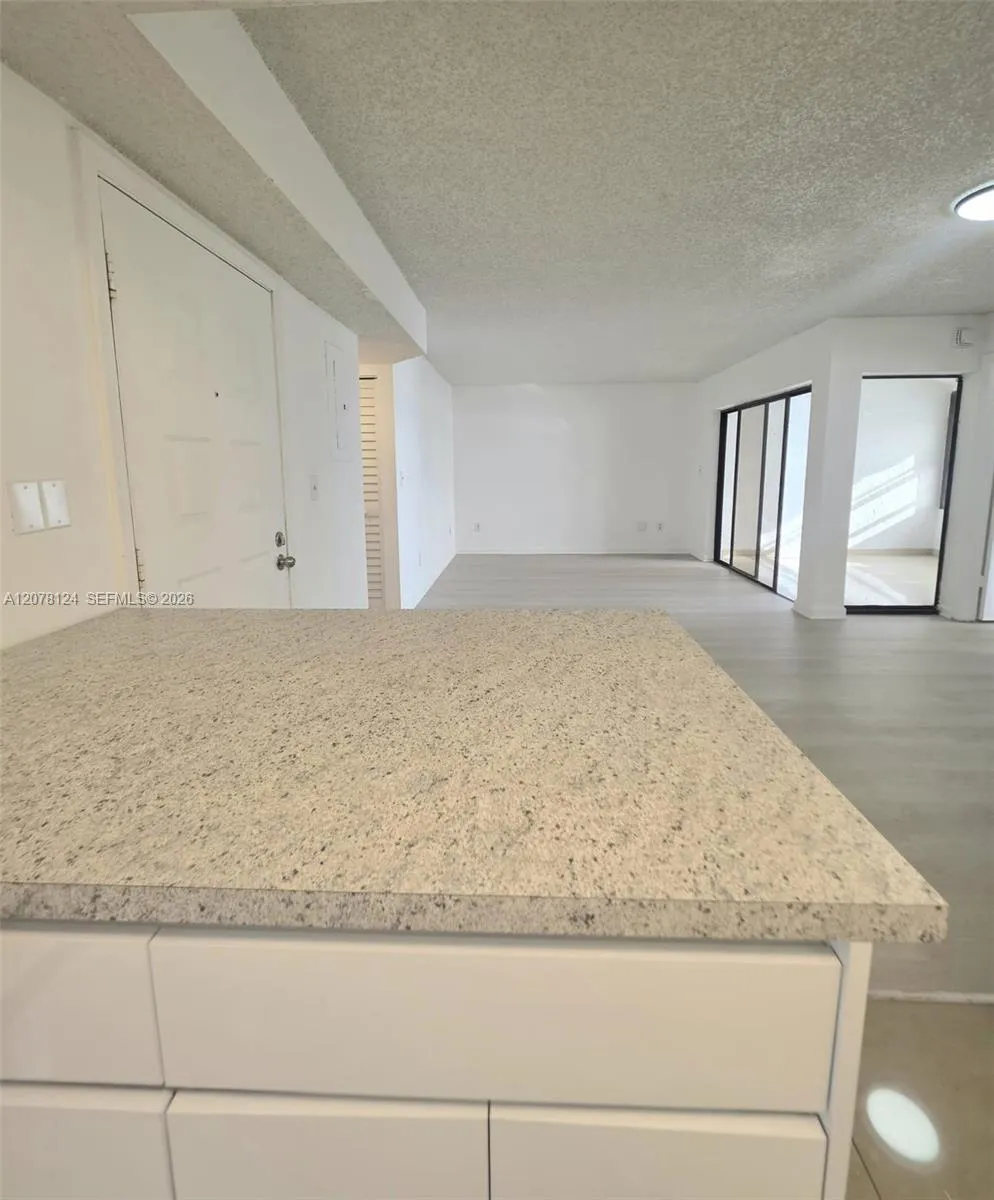 20105 NE 3rd Ct #6 Miami, FL 33179