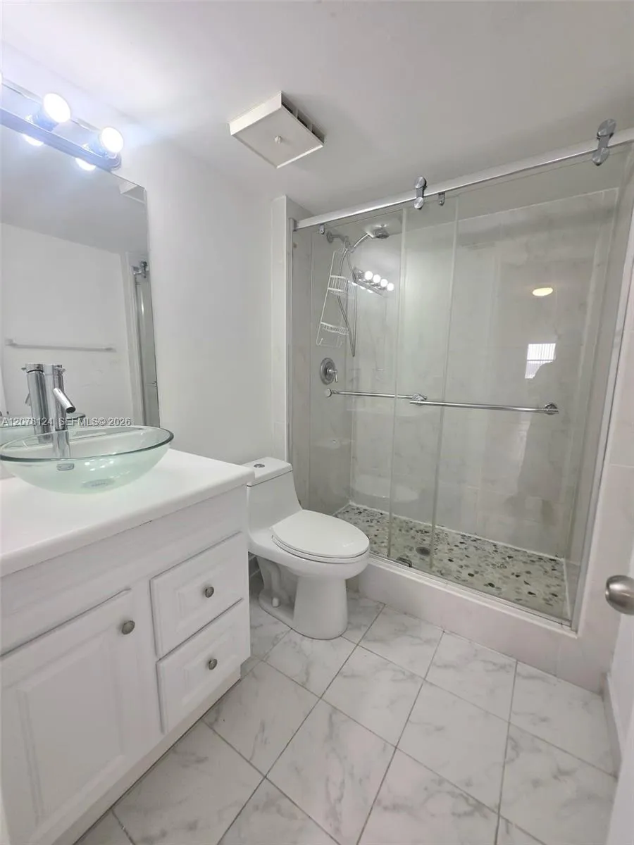 20105 NE 3rd Ct #6 Miami, FL 33179