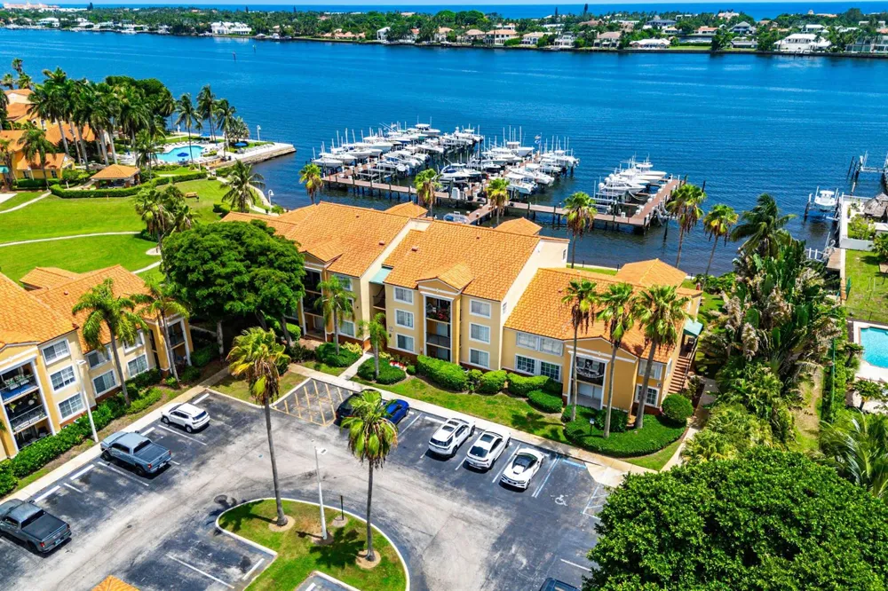 167 Yacht Club Way #205 Hypoluxo, FL 33462